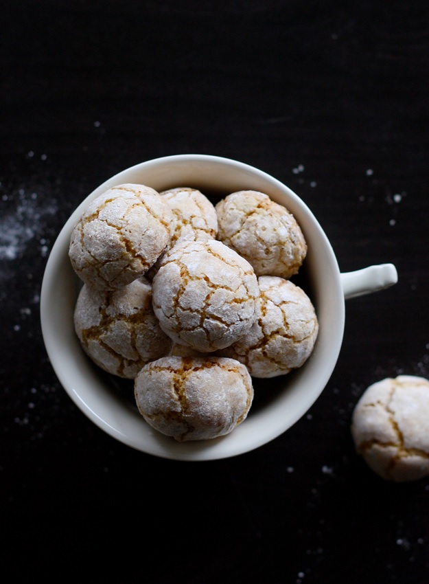 Italian Amaretti Cookies