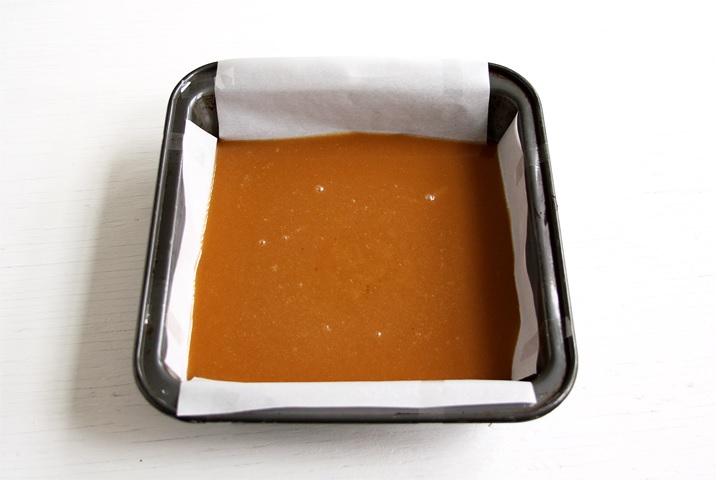 Apple cider caramels baking pan