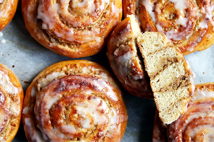 Walnut Cinnamon Buns – with Video » Little Vienna