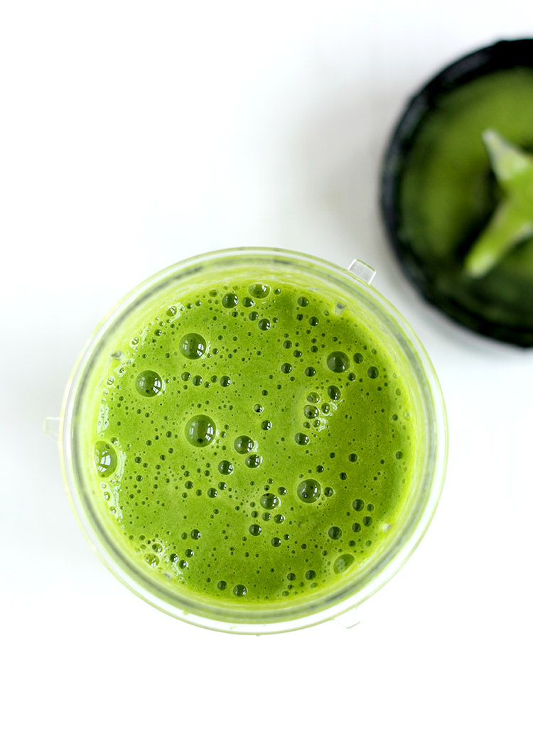 Bright green smoothie recipe