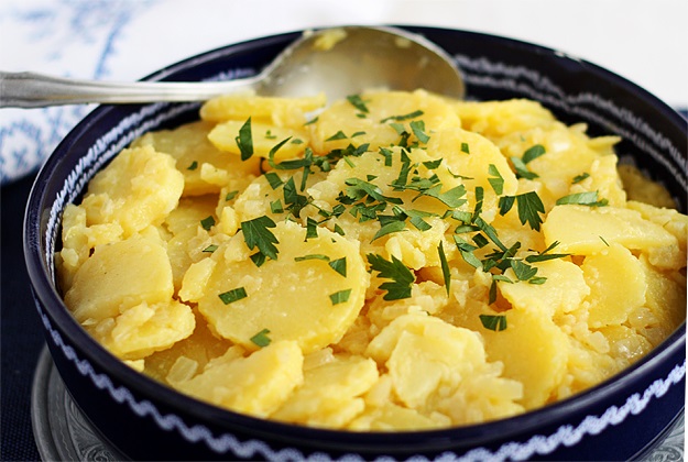 Classic Austrian Potato Salad without Mayo Recipe