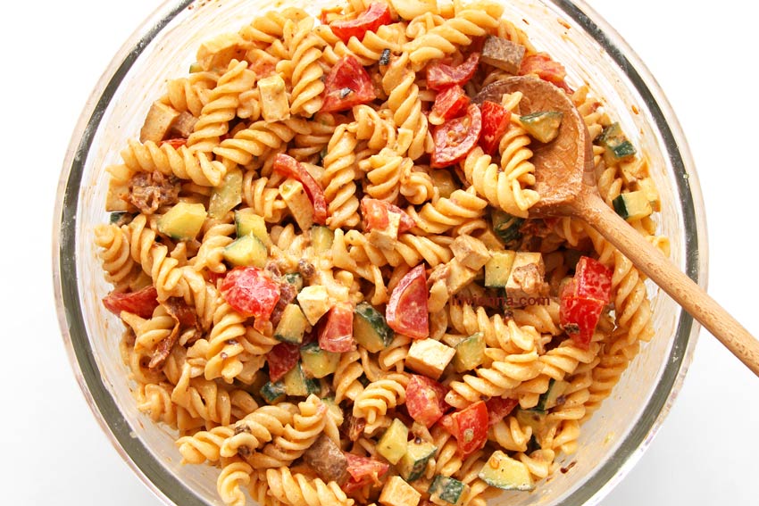Pasta salad with pesto