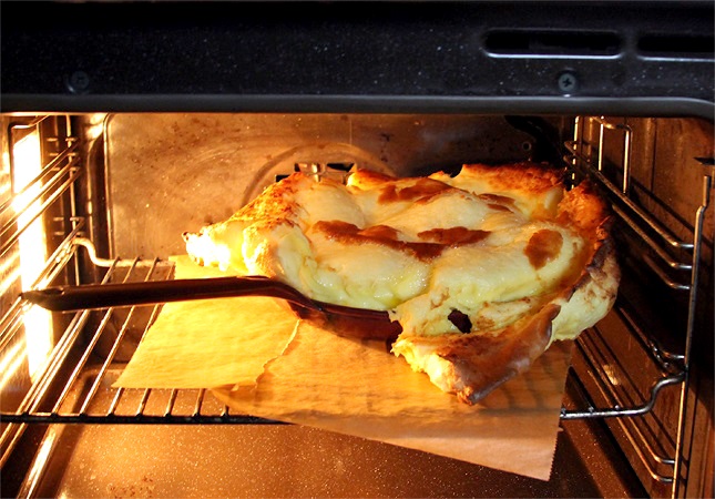 Dutch Baby in the oven - pick your pan wisely