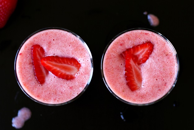 Easy Strawberry Banana Smoothie Recipe