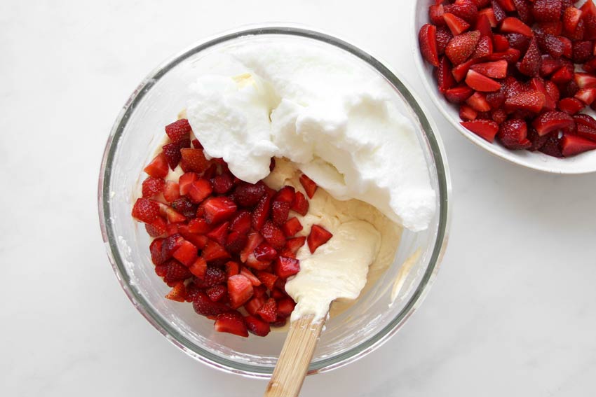 Easy recipe for strawberry sheet cake