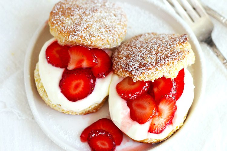 Easy recipe for strawberry shortcake