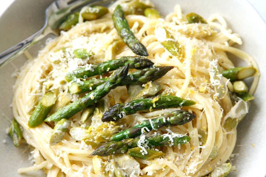 roasted asparagus on creamy pasta