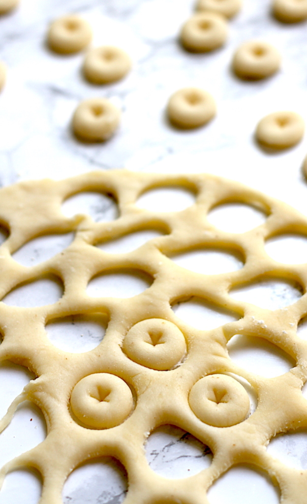 Homemade Oyster Crackers Easy Recipe » Little Vienna