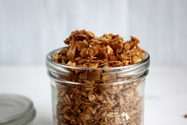 Homemade Walnut Granola