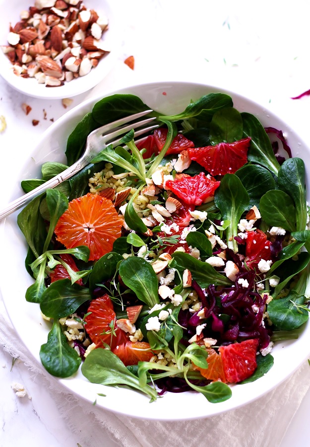 Lamb's lettuce with oranges grains and nuts recipe