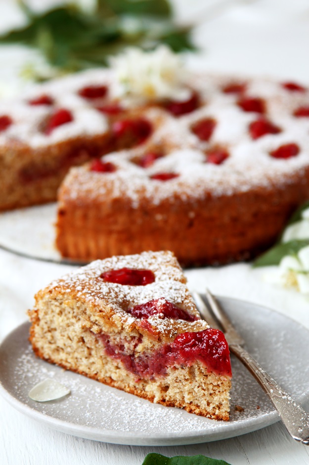 Linzer Torte with Strawberries Recipe