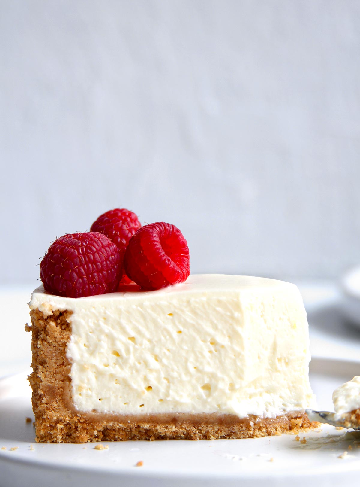 Slice of cheesecake with light filling