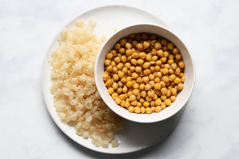 Quick Hummus with Canned Chickpeas (5 minutes) » Little Vienna