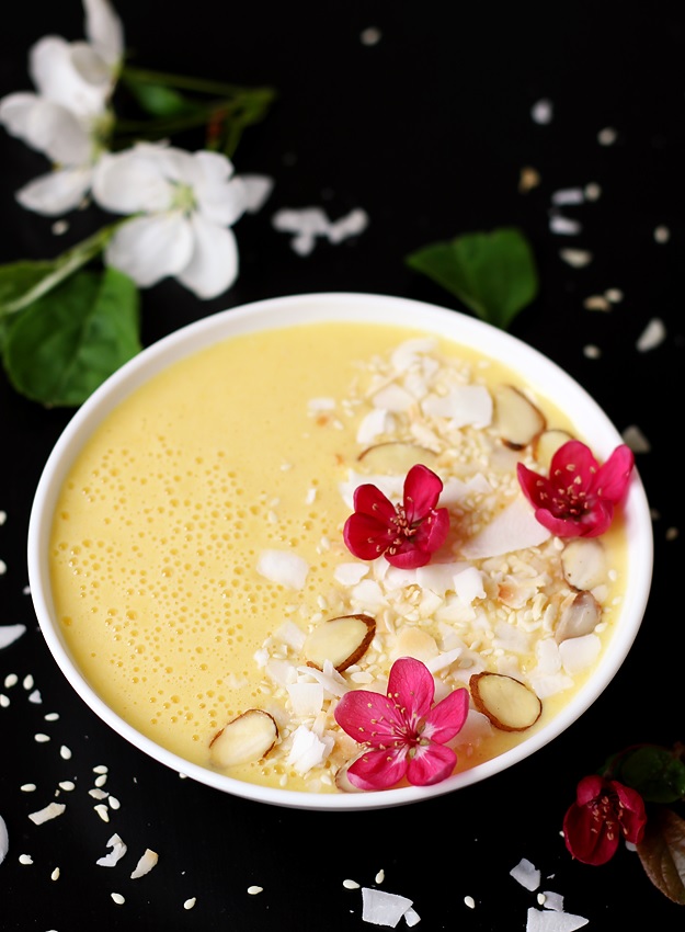 Pineapple Mango Smoothie Bowl Recipe