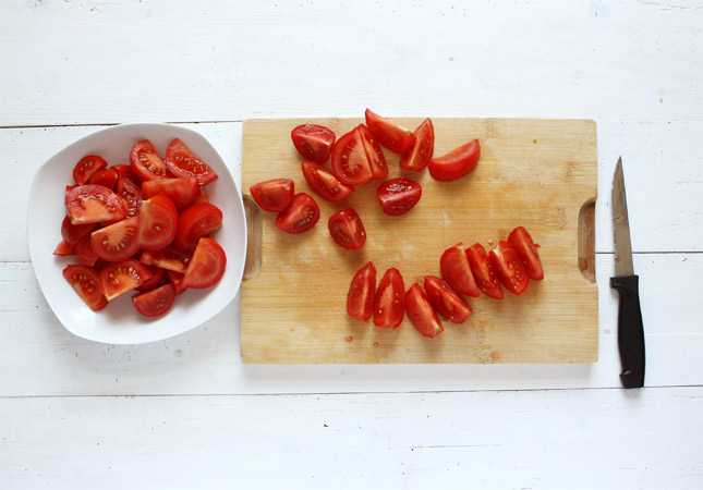 Preparing homemade ketchup