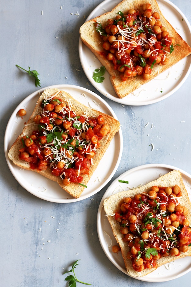 Quick tomato chickpeas with spinach on toast reicpe