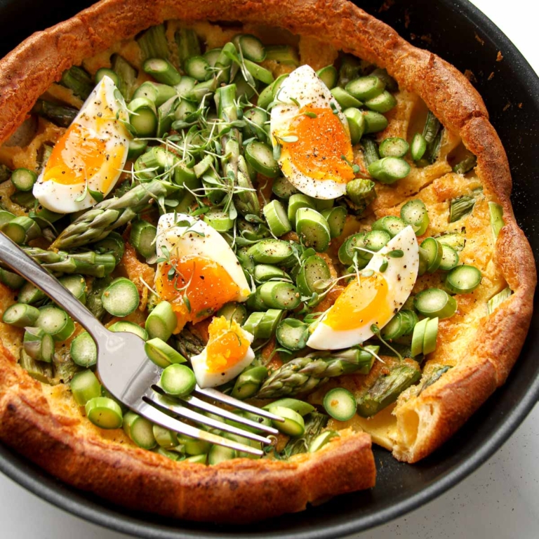 Dutch Baby with green asparagus