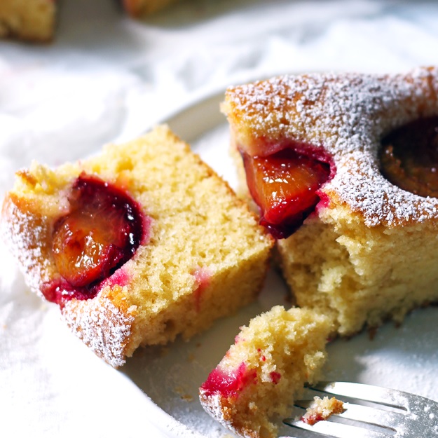 Easy Plum Cake