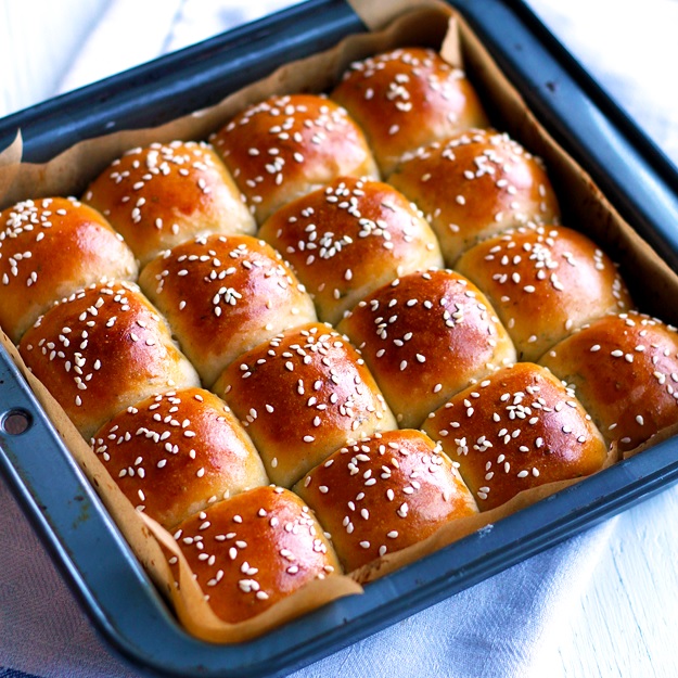 Recipe for Fluffy Thanksgiving Dinner Rolls