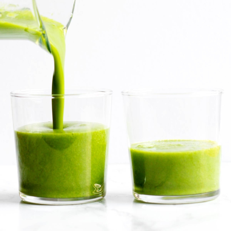 Green Smoothie with Spinach