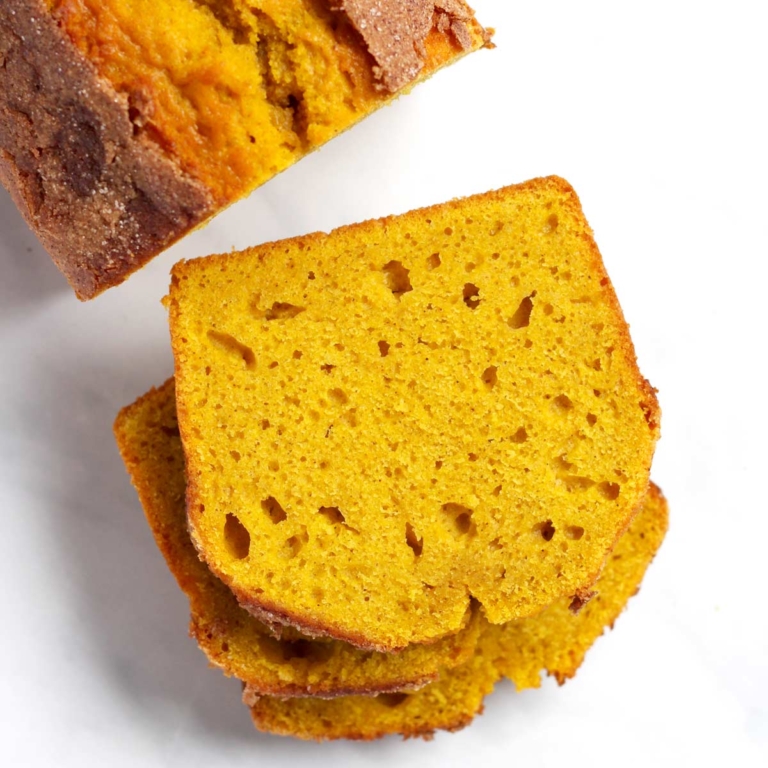 pumpkin bread slices