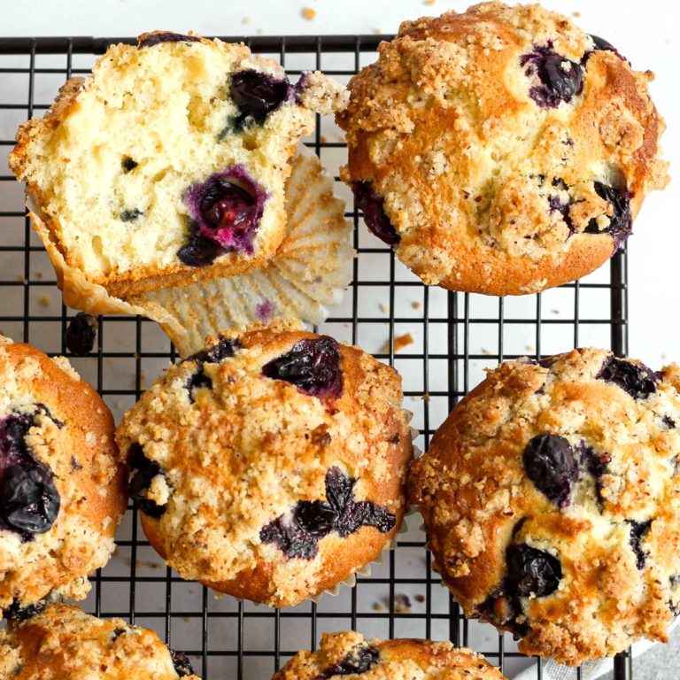 fluffy blueberry muffins