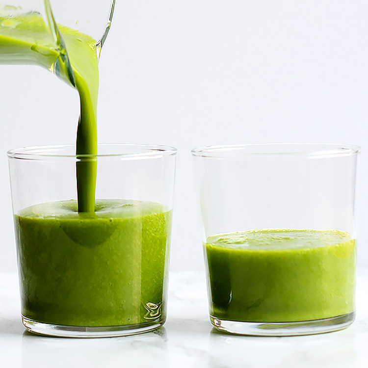 Easy Green Spinach Smoothie (3 ingredients) » Little Vienna