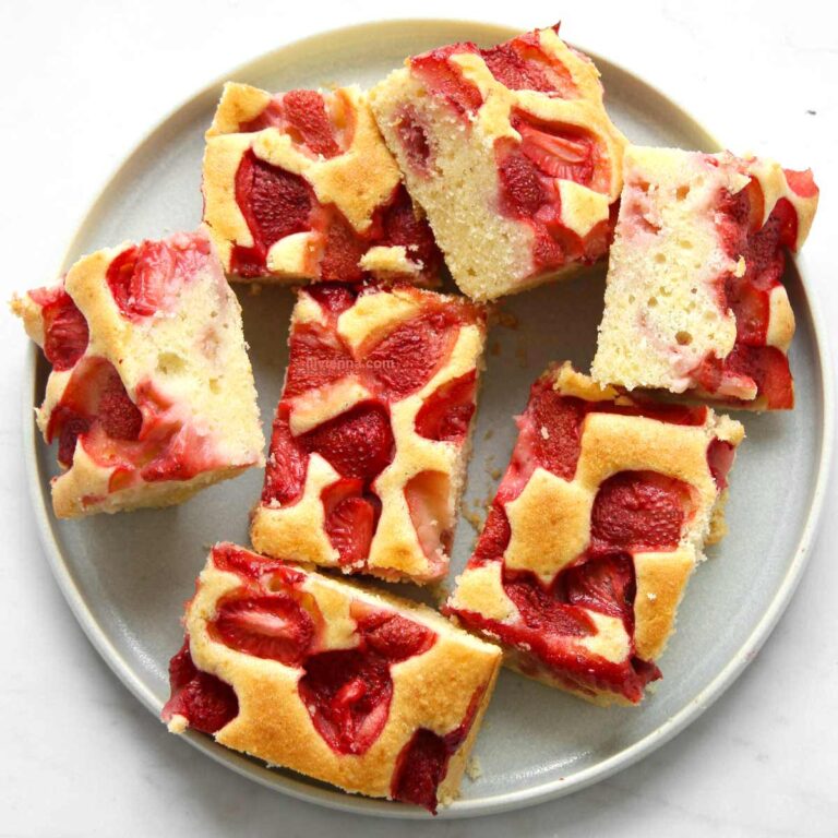 strawberry sheet cake fluffy