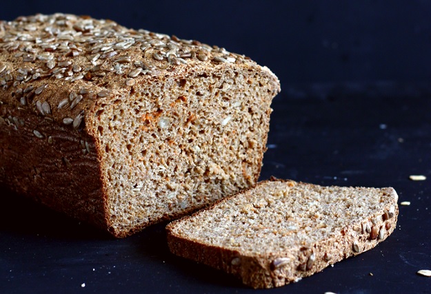 Rye sourdough bread with sunflower seeds and carrots