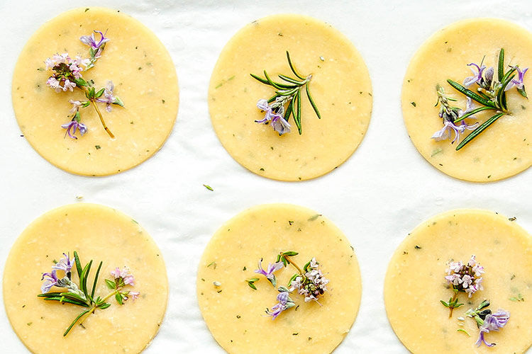 Savory fresh herb crackers