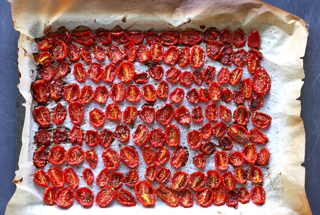 Quick semi-dried tomatoes oven method