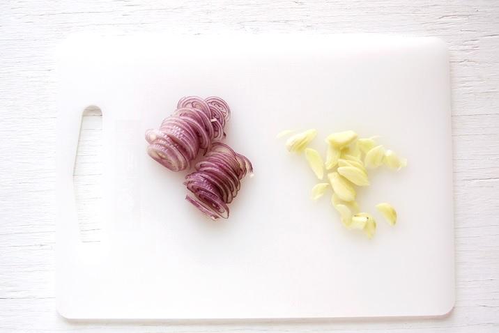 Shallots and Garlic for Ahi Poke Bowl