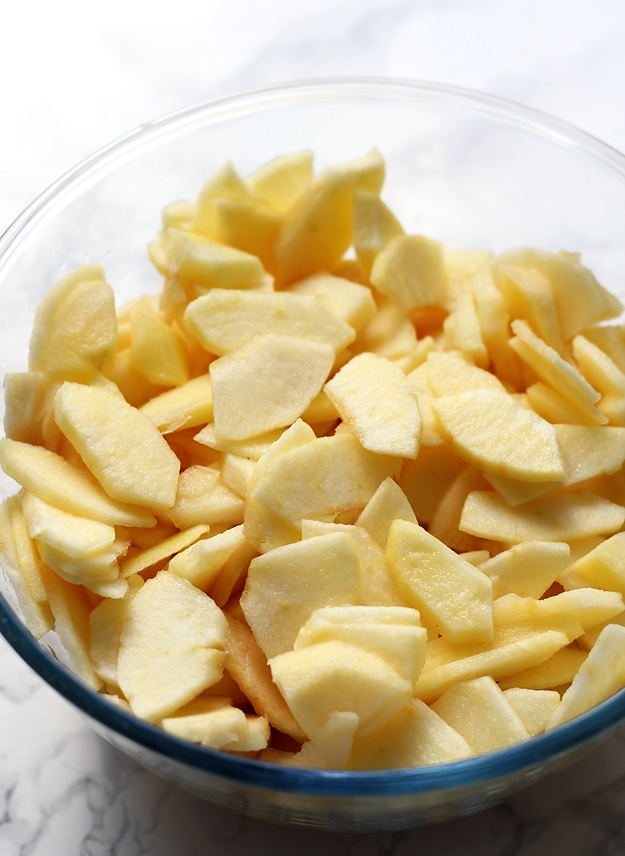 Sliced Apples for traditional Apple Strudel