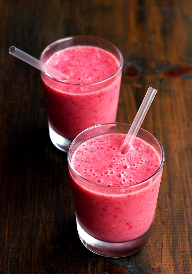 Strawberry Smoothie with 2 ingredients
