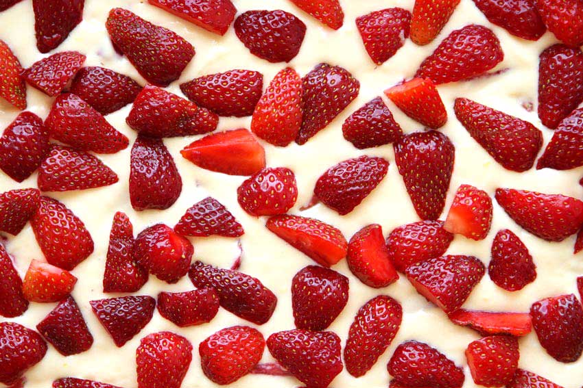 Strawberry sheet cake