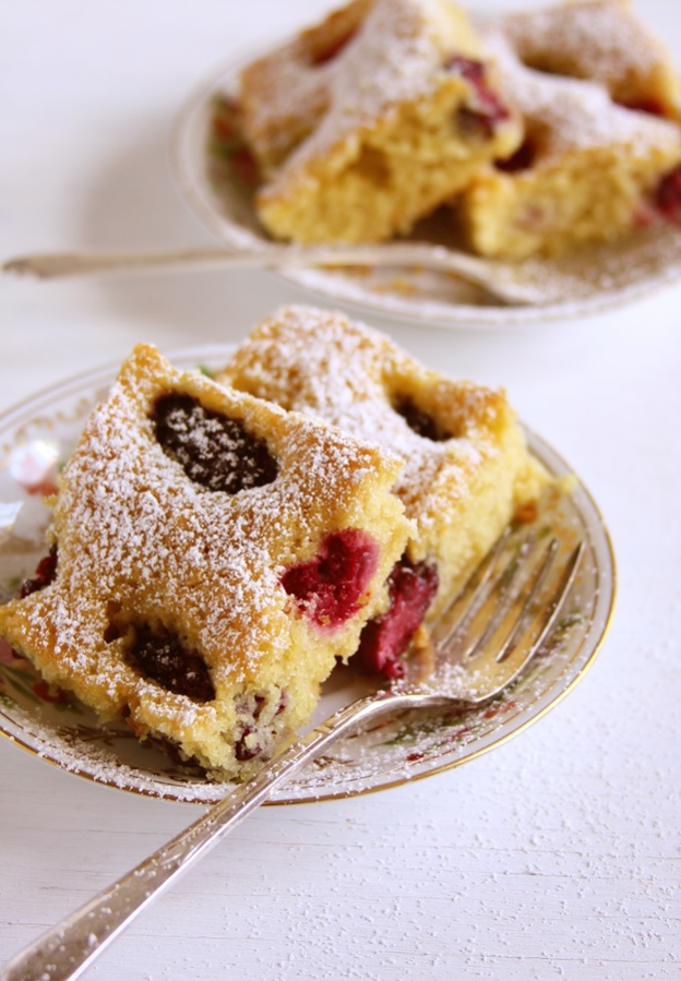 Super Moist Berry Cake » Little Vienna