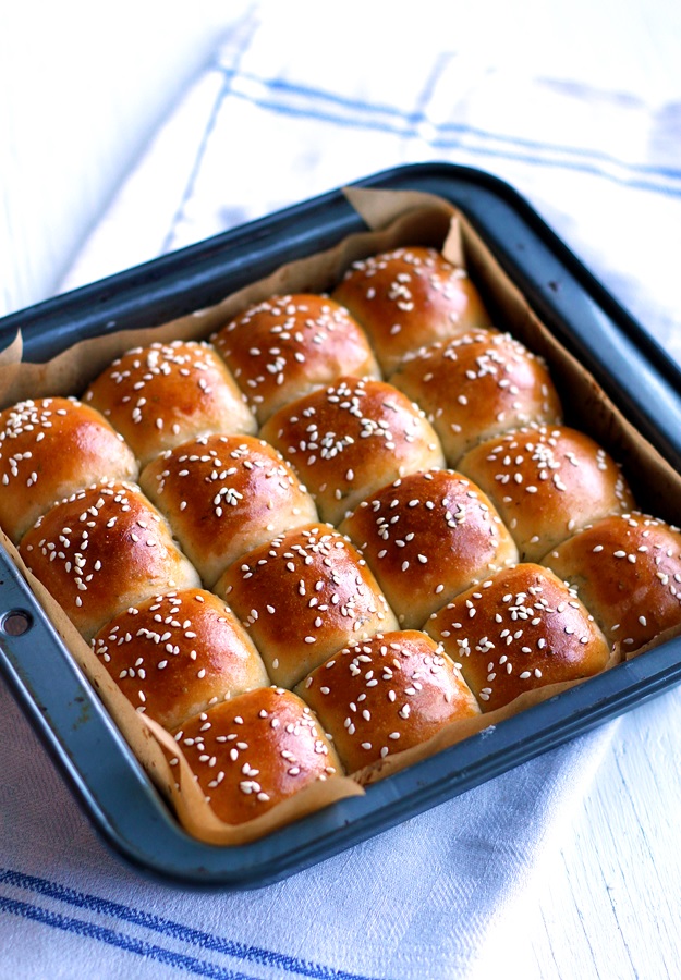 Thanksgiving Dinner Rolls with Brown Butter