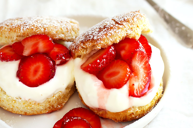 The best and easiest strawberry shortcake recipe