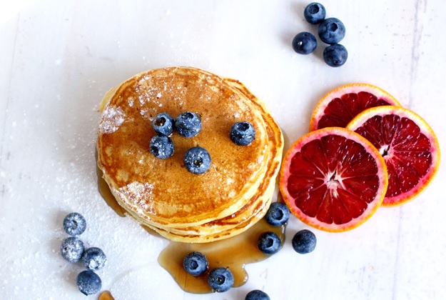 Thick and fluffy buttermilk pancakes