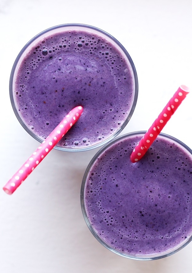 Vibrant Purple Blueberry Smoothie Recipe