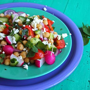 Chickpea salad (Salatit Hummus Maslouq)