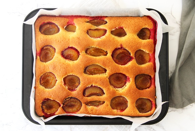 simple plum cake recipe